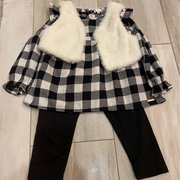 Tahari Black Buffalo Check Top, Black Leggings and White Fuzzy Vest Set, size 2T - Picture 1 of 10